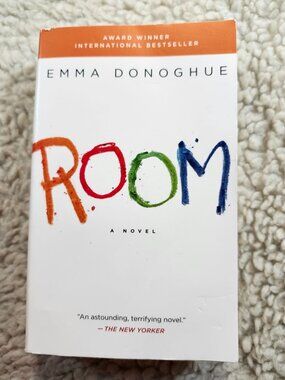 Emma Donoghue Room Paperback HarperCollins Fiction Novel Used 9781443413695